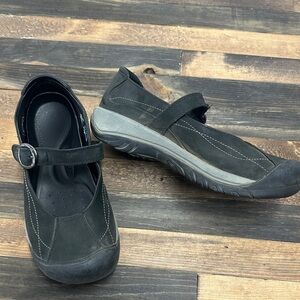 Keen Black Espadrilles for Women
Size 7.5